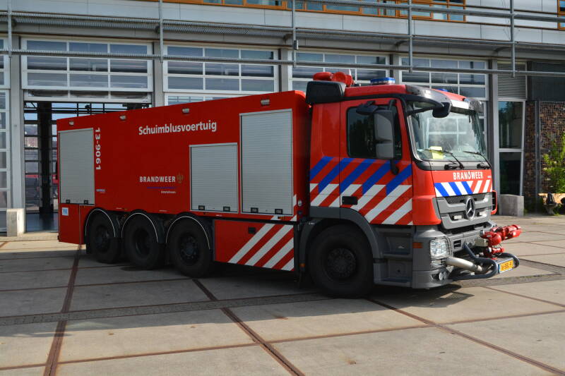 Kenteken: 16-BBL-9 Roepnummer: (643) 13-9361 Type voertuig: SB2 LD15000 T11000/1500 Merk &amp; Type: Mercedes Benz 3560F58(8x2/6)[Actros] Opbouw: Gemco Bouwjaar: 2013 In dienst: 2013 Uit dienst: