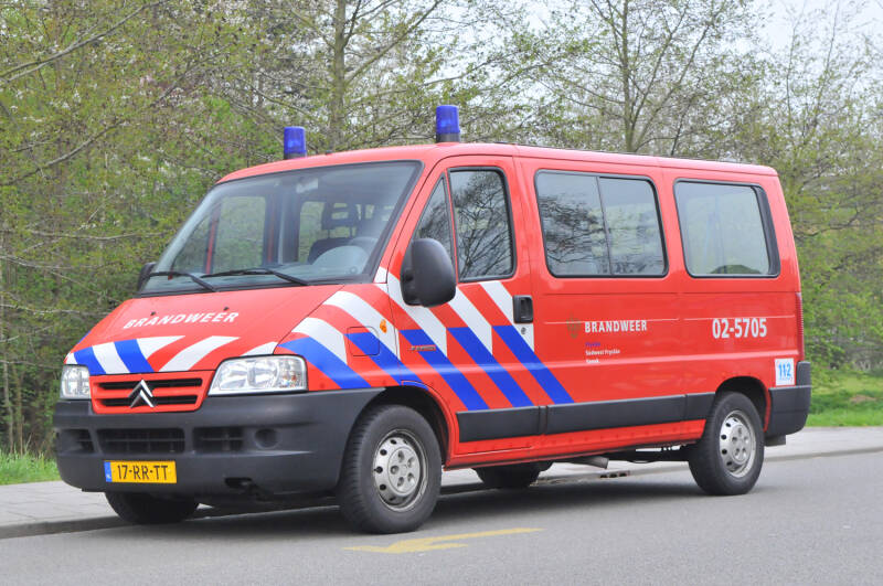Kenteken: 17-RR-TT Roepnummer: PM-2 > 02-5705 Type voertuig: DB Merk &amp; Type: Citroën Jumper Combi 33M 2.2HDI Opbouw: Bouwjaar: 2005 In dienst: 2005 Uit dienst: 2019