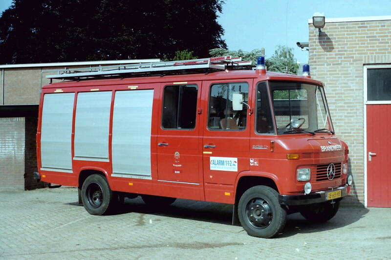 Kenteken: 18-65-MB Roepnummer: 692 Type voertuig: GM6 Merk &amp; Type: Mercedes Benz LF608D35 Opbouw: den Hartog Bouwjaar: 1976 In dienst: 1992 Uit dienst: 2007