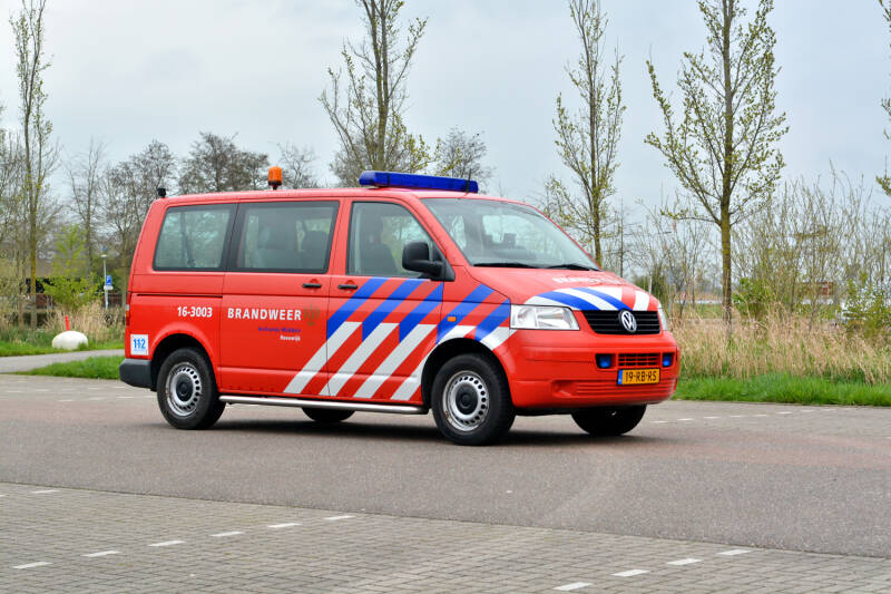 Kenteken: 19-RB-RS Roepnummer: 62-691 > 16-3003 Type voertuig: DB-K Merk &amp; Type: Volkswagen Transporter T5-Kombi 2,5TDi Opbouw: Bouwjaar: 2005 In dienst: 2005 Uit dienst: 2016