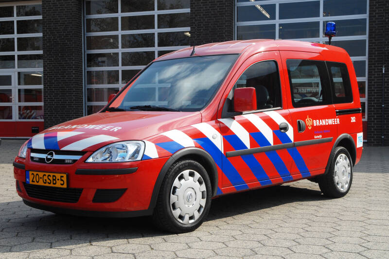 Kenteken: 20-GSB-5 Roepnummer: 202 > 16-1704 Type voertuig: DA Merk &amp; Type: Opel Combo-CDTi Opbouw: Bouwjaar: 2008 In dienst: 2008