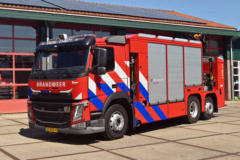 Kenteken: 20-BPS-9 Roepnummer: 11-8071 Type voertuig: HV-KR Merk &amp; Type: Volvo FM380(6x2) Opbouw: Ziegler Brandweertechniek-Hiab Bouwjaar: 2020 In dienst: 2020 Uit dienst: