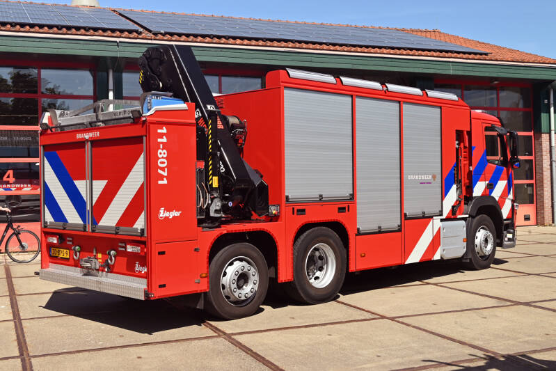 Kenteken: 20-BPS-9 Roepnummer: 11-8071 Type voertuig: HV-KR Merk &amp; Type: Volvo FM380(6x2) Opbouw: Ziegler Brandweertechniek-Hiab Bouwjaar: 2020 In dienst: 2020 Uit dienst: