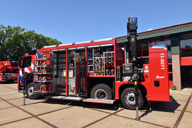 Kenteken: 20-BPS-9 Roepnummer: 11-8071 Type voertuig: HV-KR Merk &amp; Type: Volvo FM380(6x2) Opbouw: Ziegler Brandweertechniek-Hiab Bouwjaar: 2020 In dienst: 2020 Uit dienst: