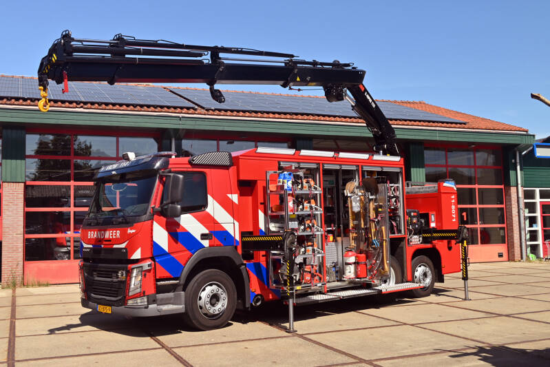 Kenteken: 20-BPS-9 Roepnummer: 11-8071 Type voertuig: HV-KR Merk &amp; Type: Volvo FM380(6x2) Opbouw: Ziegler Brandweertechniek-Hiab Bouwjaar: 2020 In dienst: 2020 Uit dienst: