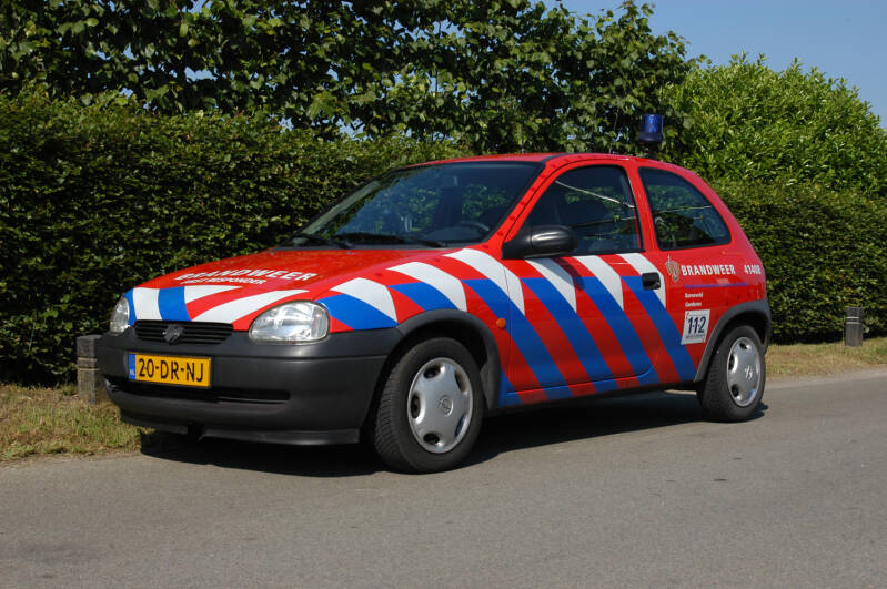 Kenteken: 20-DR-NJ Roepnummer: 41-408 > 07-1380 Type voertuig: DA-FRB Merk &amp; Type: Opel Corsa 1,2XE Opbouw: Bouwjaar: 1999 In dienst: 1999 Uit dienst: 2014.  Per 2014 met secundaire stripping op post Barneveld als DA.