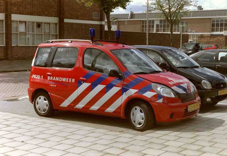 Kenteken: 20-HB-BF Roepnummer: PR20-1 Type voertuig: DA-PR Merk &amp; Type: Toyota Yaris Verso 1,3 Opbouw: Bouwjaar: 2001 In dienst: 2001