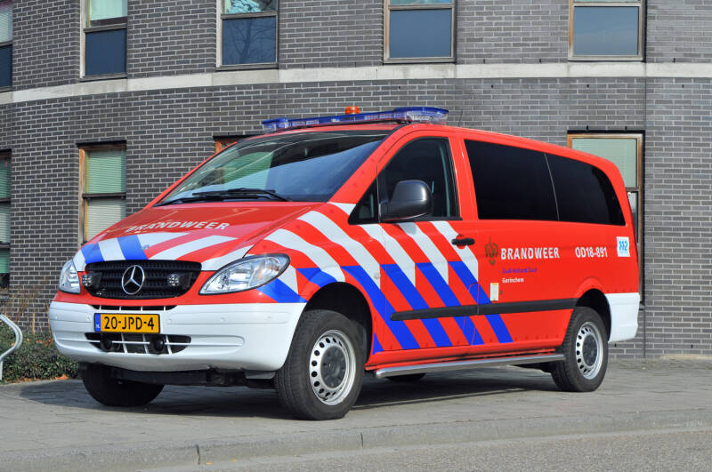 Kenteken: 20-JPD-4 Roepnummer: 18-891 Type voertuig: DA-OVD Merk &amp; Type: Mercedes Benz 115CDi..[Vito] Opbouw: Bouwjaar: 2009 In dienst: 2009 Uit dienst: 2017 Standplaats: Gorinchem