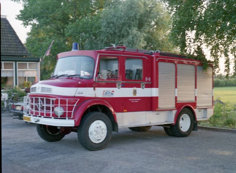 Kenteken: 21-56-VB Roepnummer: 811 Type voertuig: TS8 LD1600 T3000 Merk &amp; Type: Mercedes Benz LAF1313 Opbouw: Coevorden-Bachert Bouwjaar: 1977 In dienst: 1977 Uit dienst: 1998