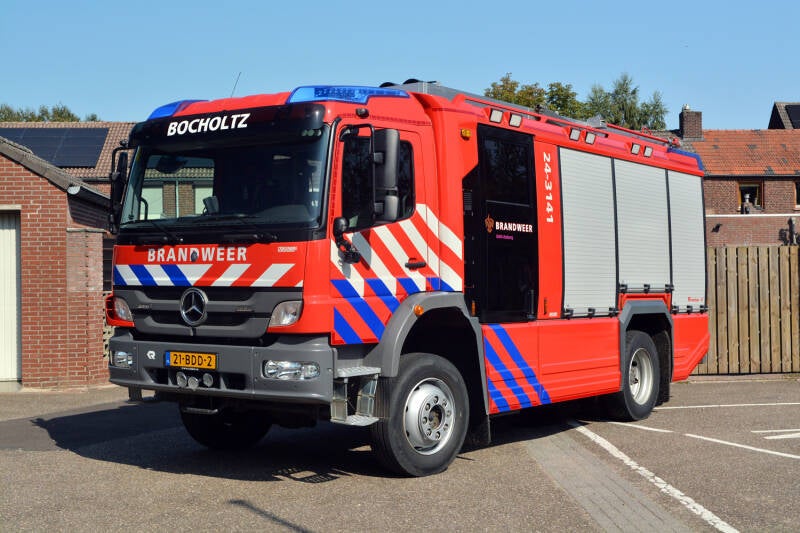 Kenteken: 21-BDD-2 Roepnummer: 24-3141 > 24-1131 Type voertuig: TST7 LD3500 HD250 T2500/200 Merk &amp; Type: Mercedes Benz 1629AF38[Atego] Opbouw: Kenbri-Rosenbauer Bouwjaar: 2013 In dienst: 2013 Uit dienst: