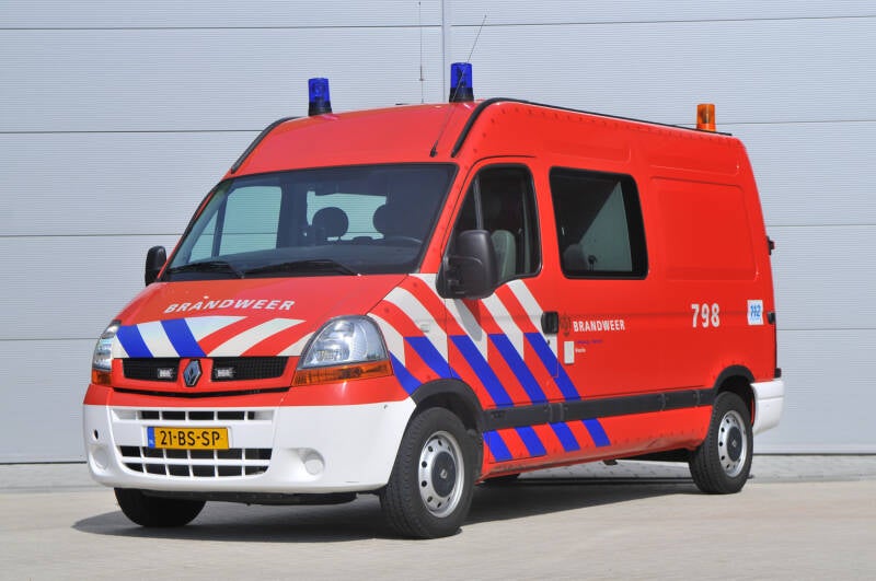Kenteken: 21-BS-SP Roepnummer: 798 > 23-3287 Type voertuig: PM6 Merk &amp; Type: Renault T33-Master 2,5DCi Opbouw: Bouwjaar: 2005 In dienst: 2009 Uit dienst: 2016. Afkomstig van korps Tegelen.