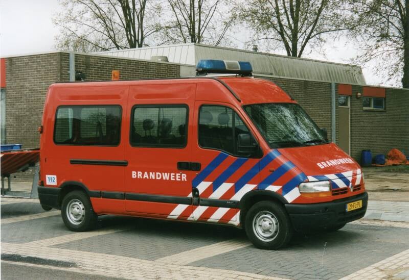 Kenteken: 21-FL-PL Roepnummer: 663 > 07-4101 Type voertuig: DB-K Merk &amp; Type: Renault Master 2,8DTi-Microbus Opbouw: Bouwjaar: 2000 In dienst: 2000 Uit dienst: 2014