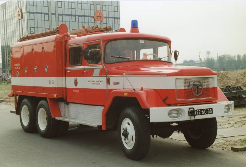Kenteken: 22-60-BB Roepnummer: 807 Type voertuig: TS7 LD1600 T3500 Merk &amp; Type: Terberg N800 Opbouw: van Eck-Ziegler Bouwjaar: 1975 In dienst: 1975 Uit dienst: 1991