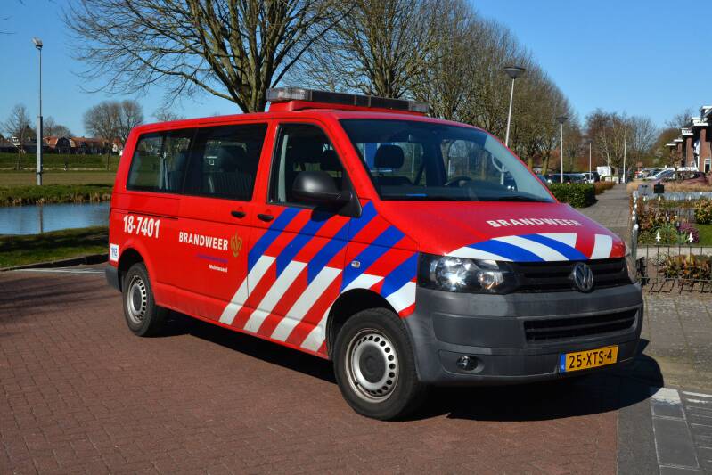 Kenteken: 25-XTS-4 Roepnummer: 18-588 > 18-7401 Type voertuig: DB-K Merk &amp; Type: Volkswagen Transporter T5-Kombi 2,0TDi Opbouw: Bouwjaar: 2012 In dienst: 2012 Uit dienst: