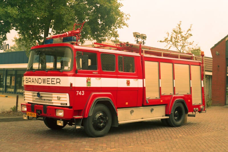 Kenteken: 26-NB-75 Roepnummer: 540 > 743 > 36-22 Type voertuig: TS10 LD2600 HD300 T2500/500 Merk &amp; Type: Magirus Deutz 170D11FA Opbouw: Motorkracht-Magirus Bouwjaar: 1979 In dienst: 1979 Uit dienst: 2006