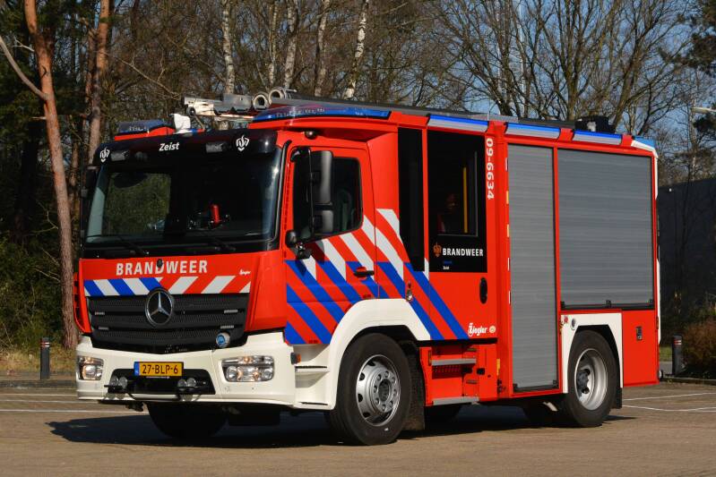 Kenteken: 27-BLP-6 Roepnummer: 09-6634 Type voertuig: TS6V LD3200 T1000 Merk &amp; Type: Mercedes Benz 1527F31[Atego] Opbouw: Ziegler Brandweertechniek Bouwjaar: 2018 In dienst: 2018 Uit dienst: