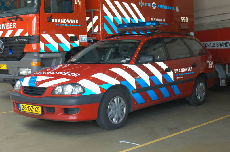 Kenteken: 28-DZ-XS Roepnummer: 791 Type voertuig: DA Merk &amp; Type: Toyota Avensis 2,0TDSL-Wagon Opbouw: Bouwjaar: 2000 In dienst: 2000