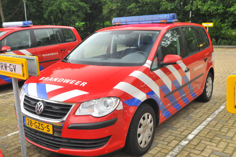 Kenteken: 28-GZS-5 Roepnummer: 15-9303 Type voertuig: DA Merk &amp; Type: Volkswagen Touran 1,9TDi Opbouw: Bouwjaar: 2009 In dienst: 2009 Uit dienst: 2017. Standplaats: Den Haag