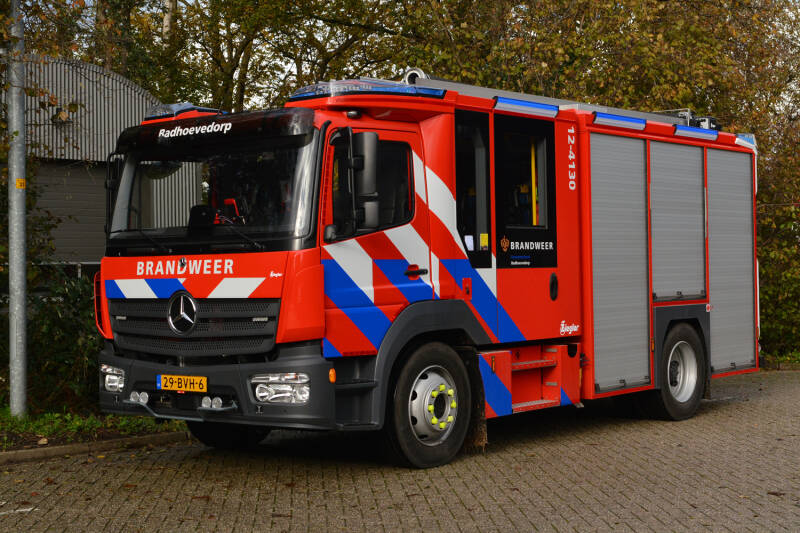 Kenteken: 29-BVH-6 Roepnummer: 12-4130 Type voertuig: TS8 LD3000 HD250 T2000 Merk &amp; Type: Mercedes Benz 1527F38[Atego] Opbouw: Ziegler Bouwjaar: 2023 In dienst: 2023 Uit dienst: