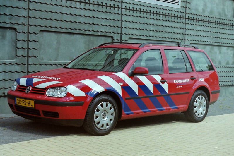 Kenteken: 30-FS-HL Roepnummer: 61-686 > 18-236  Type voertuig: DA Merk &amp; Type: Volkswagen Golf SDi Variant Opbouw: Bouwjaar: 2000 In dienst: 2000 Uit dienst: 2006