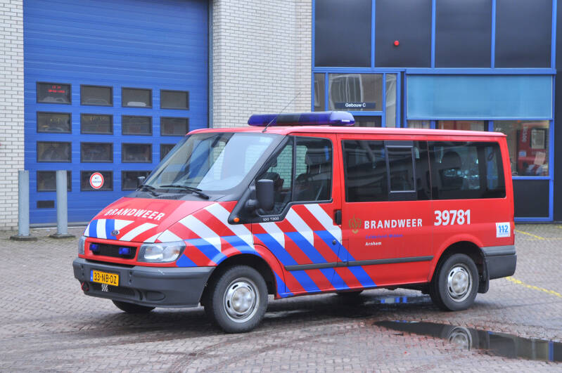 Kenteken: 33-NB-DZ Roepnummer: 39-781 > 07-3602 Type voertuig: DB-K Merk &amp; Type: Ford Transit Tourneo 2.0D Opbouw: Bouwjaar: 2003 In dienst: 2003 Uit dienst: 2009