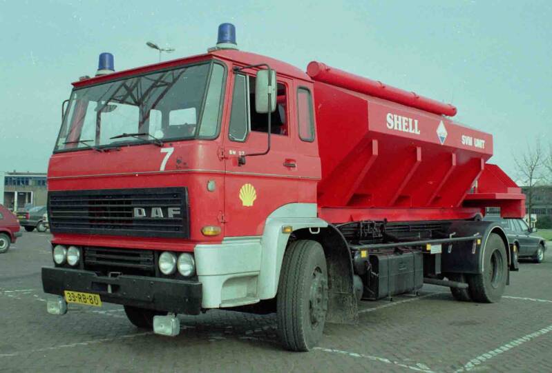 Kenteken: 33-RB-80 Roepnummer: BW07 Type voertuig: PB-6000 Merk &amp; Type: DAF FA2100DH445 Opbouw: Leebur Bouwjaar: 1979 In dienst: 1997 Uit dienst: 2002 Standplaats: Pernis.Opmerkingen: Ombouw naar HA (BW07) 