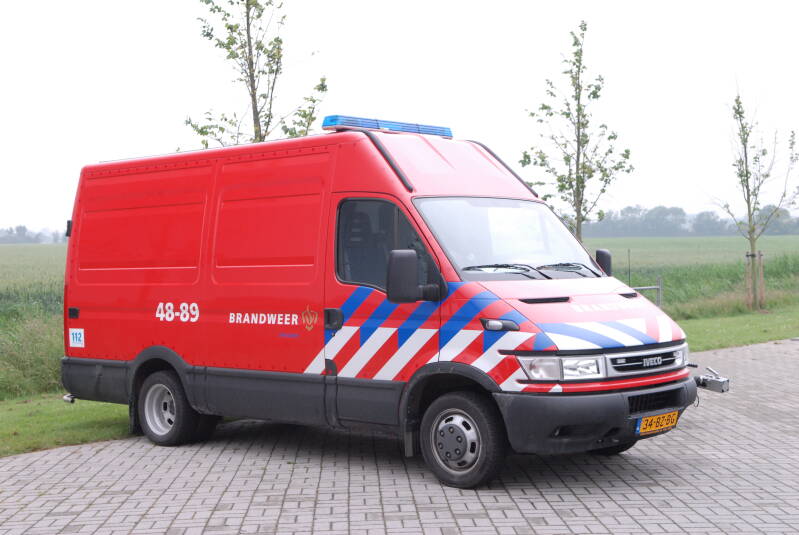 Kenteken: 34-BZ-BG Roepnummer: 19-4889 Type voertuig: GM2 Merk &amp; Type: Iveco Fiat 35C12V-Bestel Opbouw: Bouwjaar: 2006 In dienst: 2006 Uit dienst: 2015 Standplaats: Middelburg (Stromenweg)