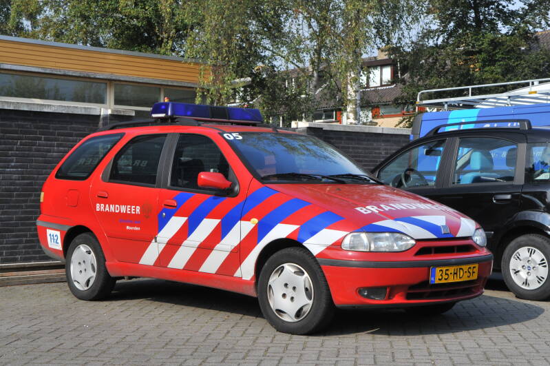 Kenteken: 35-HD-SF Roepnummer: 05 Type voertuig: DA-PR Merk &amp; Type: Fiat Palio-Weekend 1,6 Opbouw: Bouwjaar: 2001 In dienst: 2001 Uit dienst: 2011