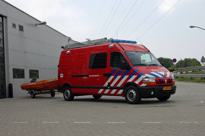Kenteken: 36-BH-NN Roepnummer: 92-772 > 24-3011 Type voertuig: WO Merk &amp; Type: Renault T35 Master 2.5DCi Opbouw: C&amp;C-Products Bouwjaar: 2003 In dienst: 2003 Uit dienst: 2016