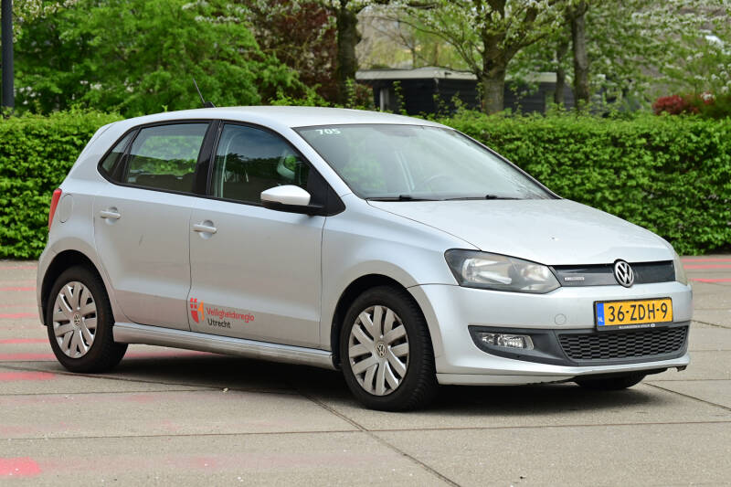 Kenteken: 36-ZDH-9 Roepnummer: 2205 Type voertuig: DA Merk &amp; Type: Volkswagen Polo 1,2TDi-BlueMotion Opbouw: Bouwjaar: 2012 In dienst: 2018 Uit dienst: 2019 Standplaats: Hoofdkantoor VRU