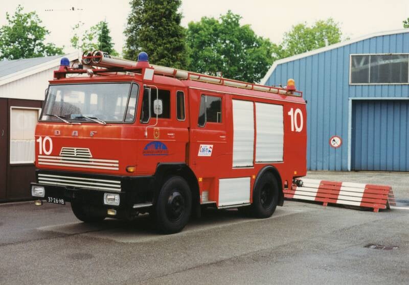 Kenteken: JB-54-81 Roepnummer: 10 > 37-26-HB Type voertuig: TS6 LD3000 HD360 T2000 Merk &amp; Type: DAF FF1600DF300 Opbouw: Berwi Bouwjaar: 1974 In dienst: 1988 Uit dienst: 1993