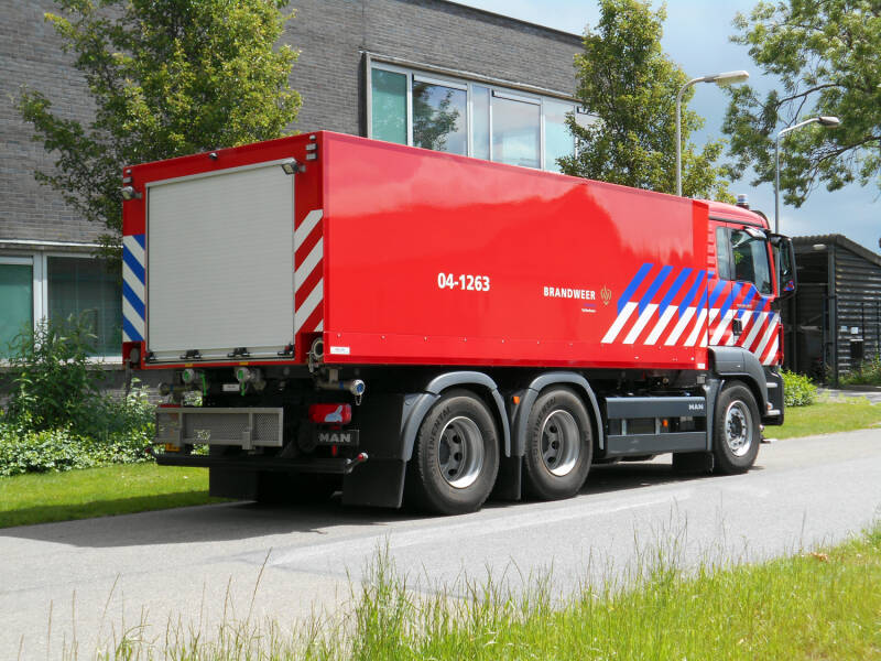 Kenteken: 38-BBN-2 Roepnummer: 04-1264 > 04-1263 Type voertuig: TW-WA (LD2000 T15000) Merk &amp; Type: MAN 26.360BBF[TGS] Opbouw: DRV-Jöhstadt Bouwjaar: 2013 In dienst: 2013 Uit dienst: