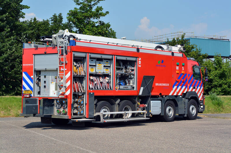 Kenteken: 38-BJJ-4 Roepnummer: SB2 Type voertuig: SB2 LD10000 T2000/5000 Merk &amp; Type: Volvo FMX450(8x4) Opbouw: Ziegler Brandweertechniek Bouwjaar: 2017 In dienst: 2017 Uit dienst: Standplaats: Vlissingen-Oost