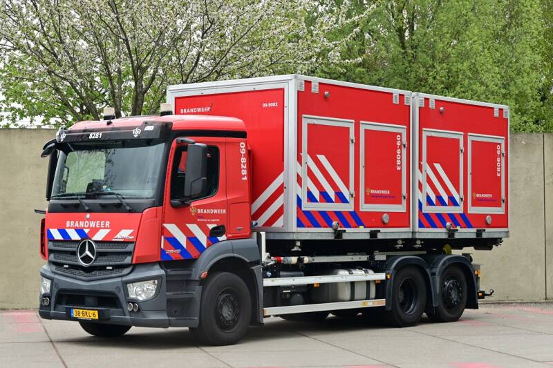 Kenteken: 38-BKL-6 Roepnummer: 09-8281 Type voertuig: HA Merk &amp; Type: Mercedes Benz 2842LENA565(6x2)[Antos] Opbouw: Multilift Bouwjaar: 2018 In dienst: 2018 Uit dienst:   Regionaal inzetbaar 