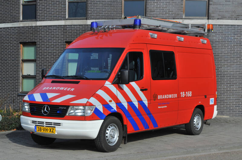 Kenteken: 38-VH-XZ Roepnummer: 884 > 18-168 Type voertuig: WO Merk &amp; Type: Mercedes Benz 312D35[Sprinter] Opbouw: Hoogstaal Bouwjaar: 1999 In dienst: 1999 Uit dienst: 2016