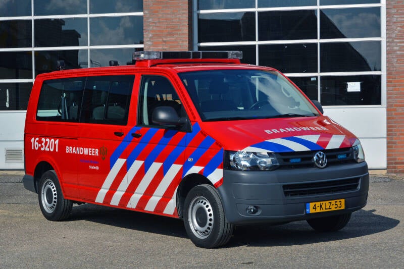 Kenteken: 4-KLZ-53 Roepnummer: 16-3201 Type voertuig: DB-K Merk &amp; Type: Volkswagen Transporter T5-Kombi 2,0TDi Opbouw: Bouwjaar: 2013 In dienst: 2013 Uit dienst: