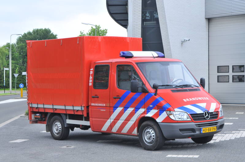 Kenteken: 40-BR-PH Roepnummer: 18-488 > 18-6303 Type voertuig: PM6 Merk &amp; Type: Mercedes Benz 308CDi35[Sprinter] Opbouw: Booi Bouwjaar: 2004 In dienst: 2004 Uit dienst: 2021