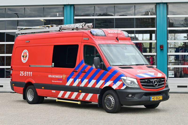 Kenteken: 40-BGX-7 Roepnummer: 25-5111 Type voertuig: WO Merk &amp; Type: Mercedes Benz 519BleuTec43[Sprinter] Opbouw: Kenbri Bouwjaar: 2016 In dienst: 2016 Uit dienst: