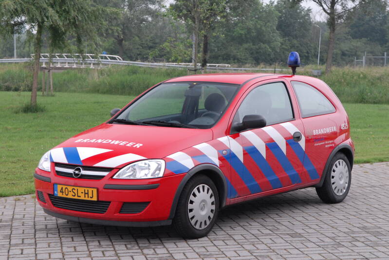 Kenteken: 41-SL-HJ Roepnummer: 19-4519 Type voertuig: DA Merk &amp; Type: Opel Corsa-C1,0 Opbouw: Bouwjaar: 2006 In dienst: 2006 Uit dienst: 2009