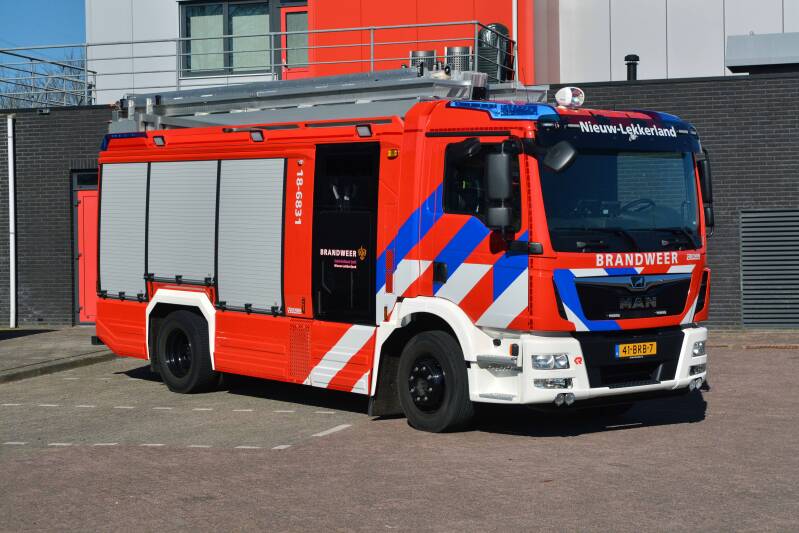 Kenteken: 41-BRB-7 Roepnummer: 18-6831 Type voertuig: TS7 LD3000 HD250 T3000 Merk &amp; Type: MAN 15.290BF[TGM] Opbouw: Kenbri-Rosenbauer Bouwjaar: 2020 In dienst: 2021 Uit dienst: