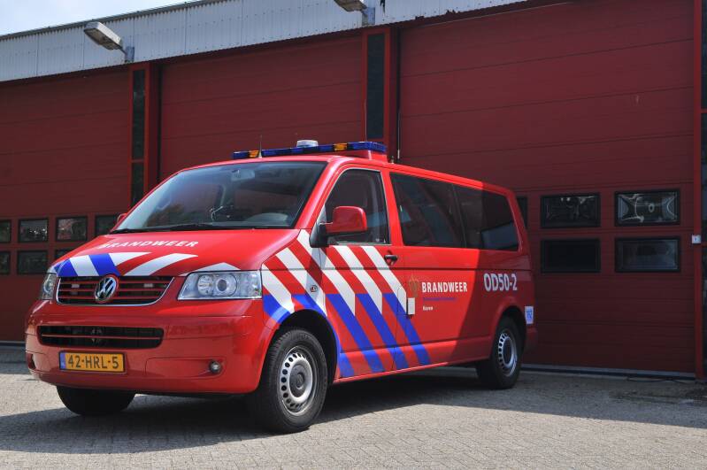 Kenteken: 42-HRL-5 Roepnummer: OD50-2 > 17-9198 Type voertuig: DA-OVD Merk &amp; Type: Volkswagen Transporter T5-2,5D Opbouw: Bouwjaar: 2009 In dienst: 2009 Uit dienst: 2019 Standplaats: Hoofdkantoor Moezelweg