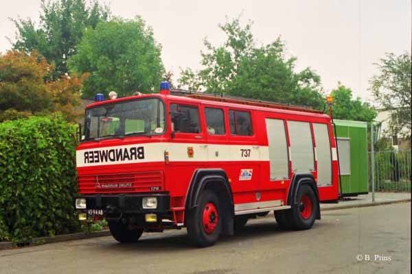 Kenteken: 43-94-AB Roepnummer: A71 > 736 > 737 Type voertuig: TS8 MD/LD2800 HD400 T1500/150 Merk &amp; Type: Magirus Deutz 170D11F Opbouw: Motorkracht-Magirus Bouwjaar: 1975 In dienst: 1975 Uit dienst: 1994