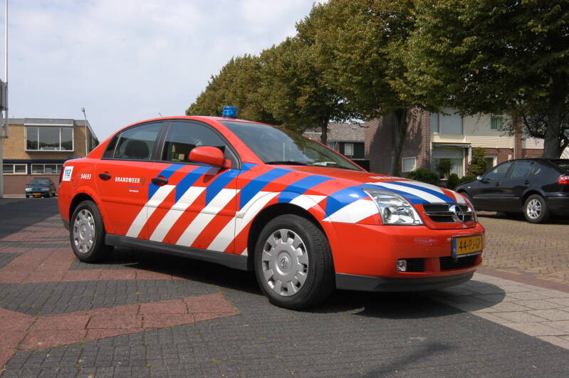 Kenteken: 44-PJ-GP Roepnummer: 54-693 Type voertuig: DA-CD Merk &amp; Type: Opel Vectra C2,2 Opbouw: Bouwjaar: 2004 In dienst: 2004 Uit dienst: 2014.Opmerkingen: In 2010 tijdelijk in bruikleen naar Zandvoort (54-894)  