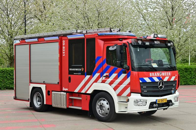 Kenteken: 44-BNT-5 Roepnummer: 09-8231 Type voertuig: TS7 LD3200 T1500 Merk &amp; Type: Mercedes Benz 1527F36[Atego] Opbouw: Ziegler Brandweertechniek Bouwjaar: 2019 In dienst: 2023 Uit dienst: