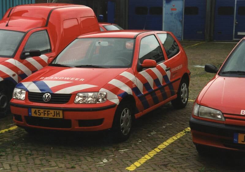 Kenteken: 45-FF-JH Roepnummer: 002 Type voertuig: DA Merk &amp; Type: Volkswagen Polo SDi Opbouw: Bouwjaar: 2000 In dienst: 2000 Uit dienst: 2009