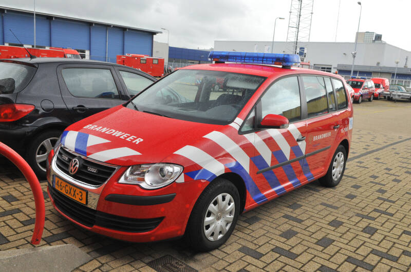 Kenteken: 46-GXX-3 Roepnummer: 15-9305 Type voertuig: DA Merk &amp; Type: Volkswagen Touran 1,9TDi Opbouw: Bouwjaar: 2008 In dienst: 2008 Uit dienst: 2017 Standplaats: Regionaal inzetbaar
