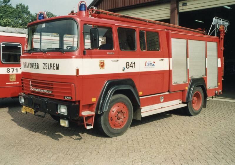 Kenteken: 47-71-SB Roepnummer: 841 Type voertuig: TS10 LD2600 HD260 T2250 Merk &amp; Type: Magirus Deutz 170D11F Opbouw: Motorkracht-Magirus Bouwjaar: 1976 In dienst: 1976 Uit dienst: 1999