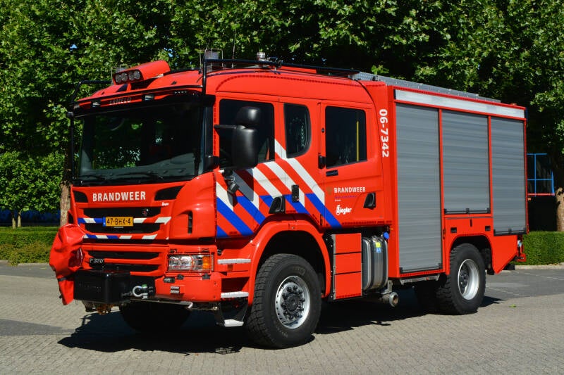 Kenteken: 47-BHX-4 Roepnummer: 06-7342 &gt; 06-1241 Type voertuig: TST7NB LD3000 HD265 T4000 Merk &amp; Type: Scania P370CB4x4 Opbouw: Ziegler Brandweertechniek Bouwjaar: 2016 In dienst: 2016 Uit dienst: