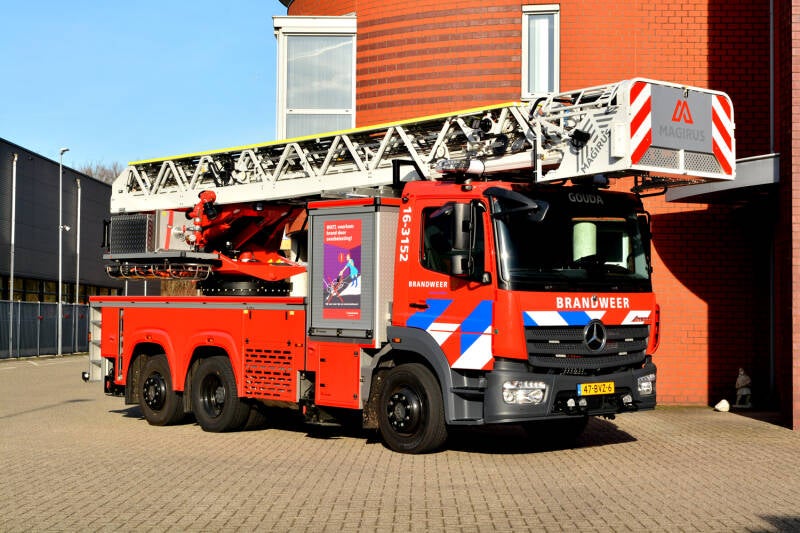Kenteken: 47-BVZ-6 Roepnummer: 16-3152 Type voertuig: AL-K30 Merk &amp; Type: Mercedes Benz 1630F46(6x2)[Atego] Opbouw: Hilton-Magirus Bouwjaar: 2023 In dienst: 2023 Uit dienst: