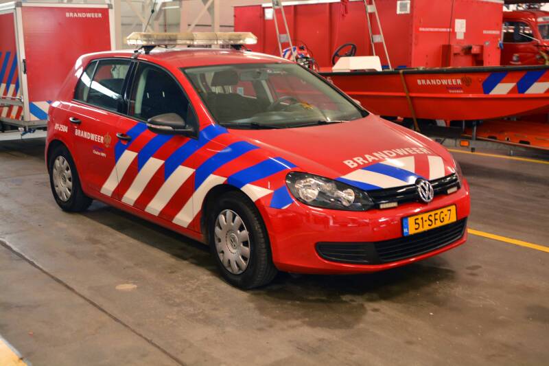 Kenteken: 51-SFG-7 Roepnummer: 01-2504 Type voertuig: DA Merk &amp; Type: Volkswagen Golf 1,6D Opbouw: Bouwjaar: 2011 In dienst: 2011 Uit dienst:
